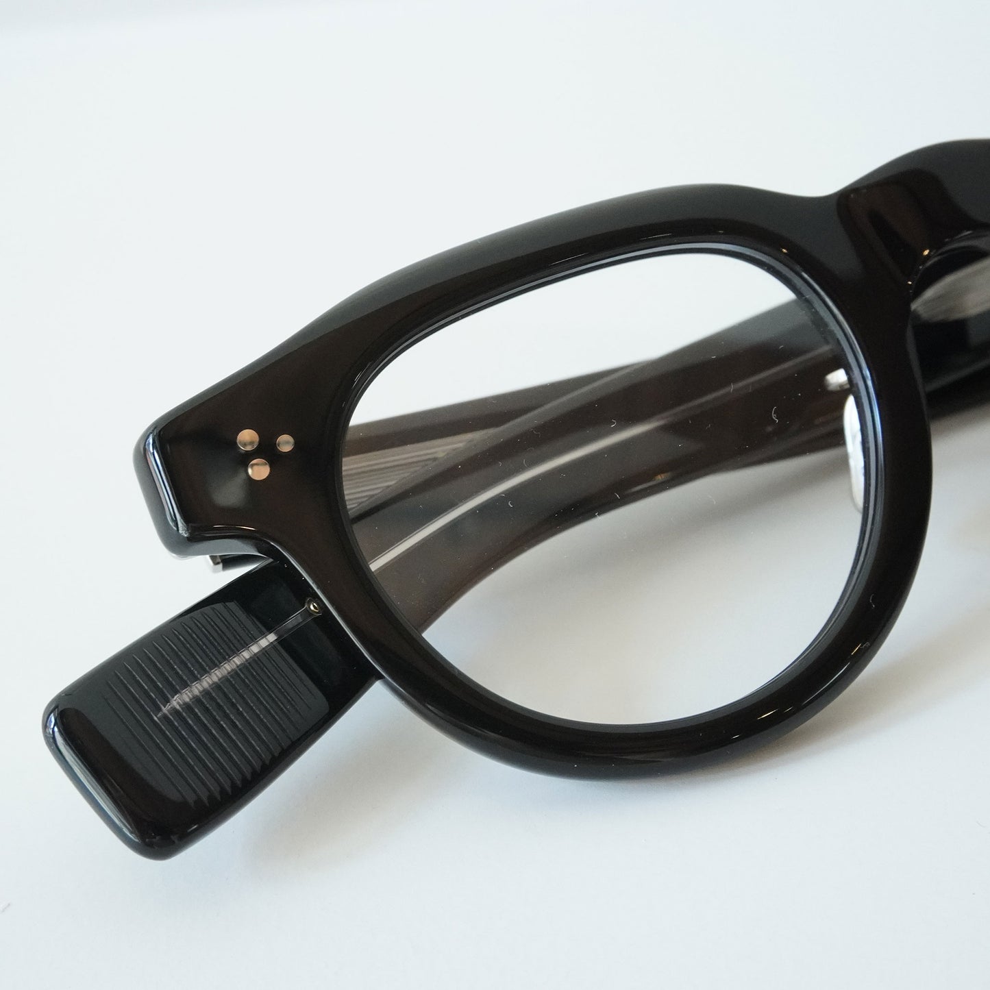 340 46 (100 - BLACK)