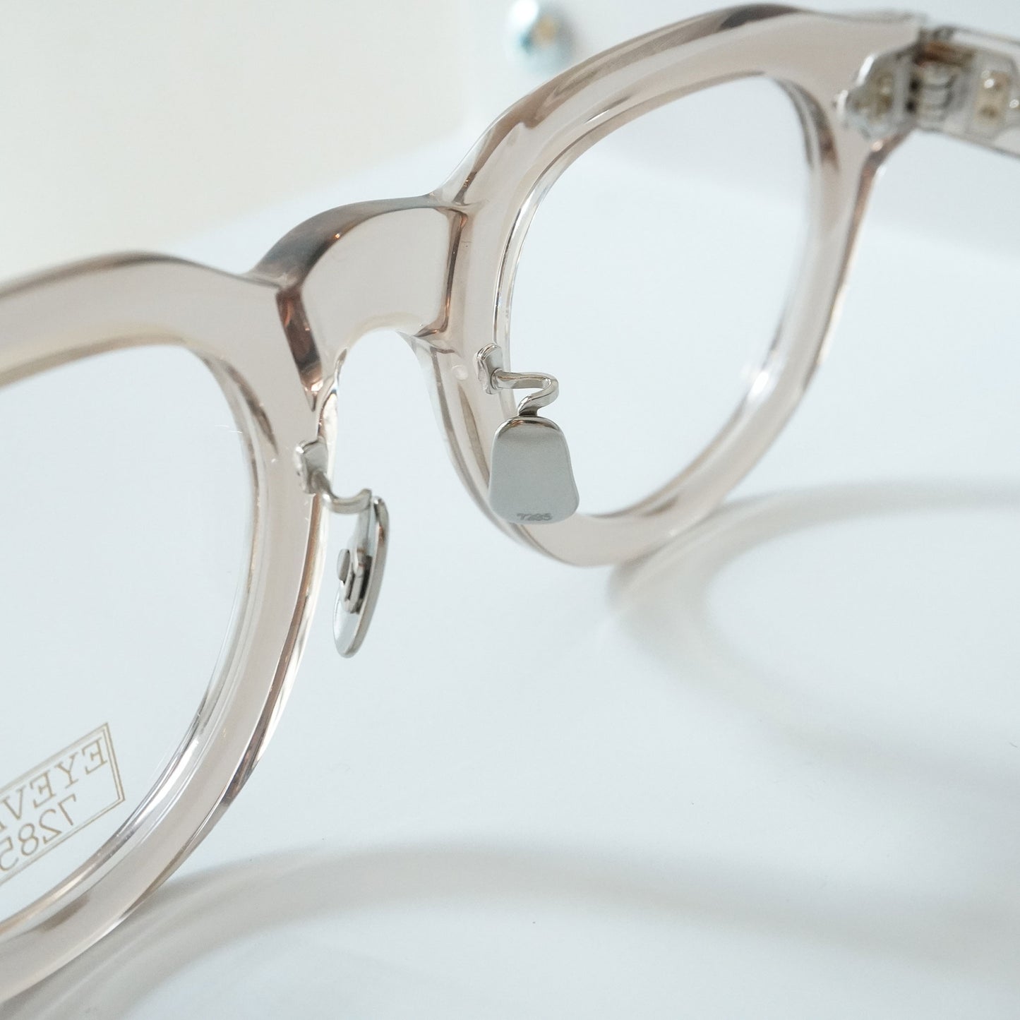 340 43 (340 - CLEAR LIGHT BROWN)