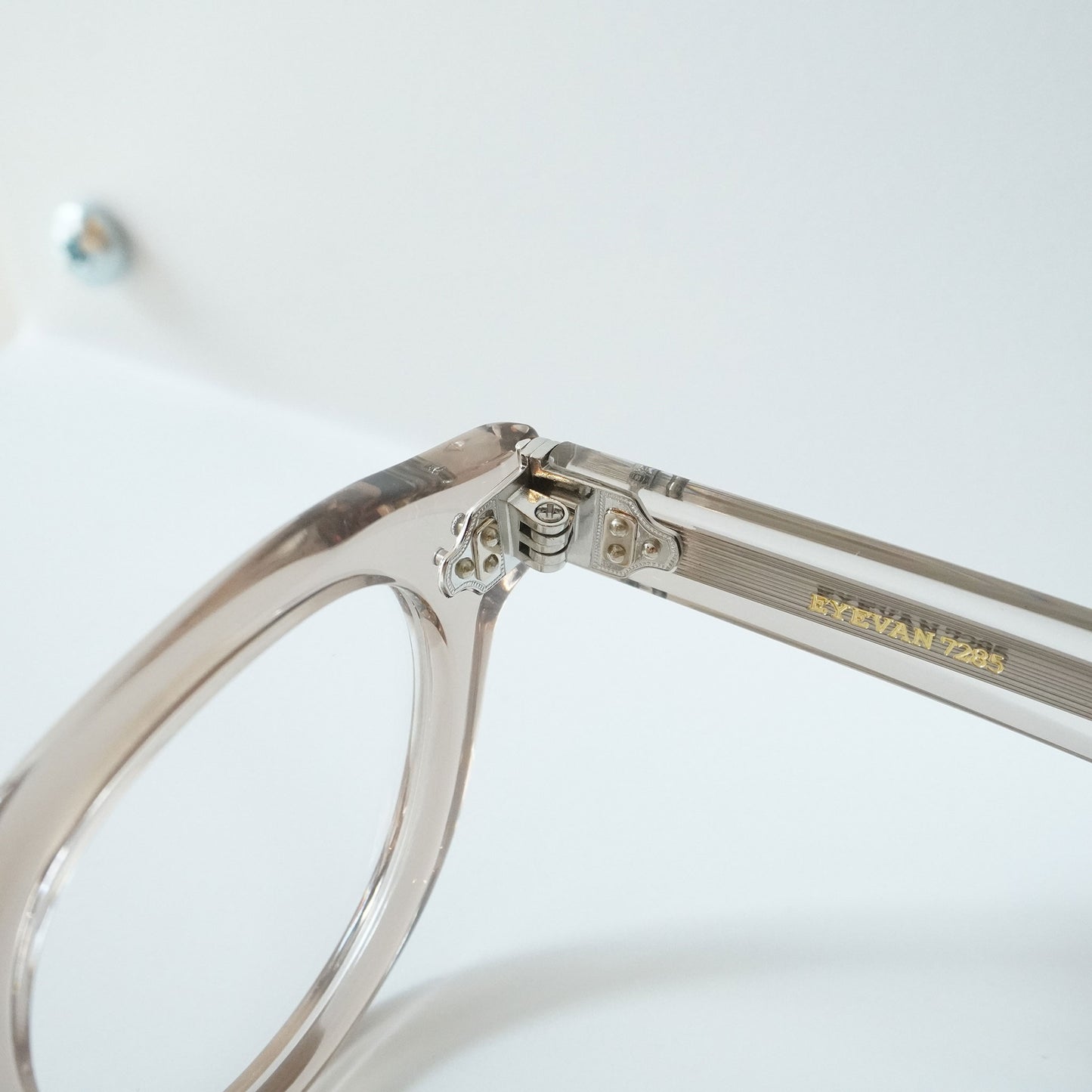 340 43 (340 - CLEAR LIGHT BROWN)