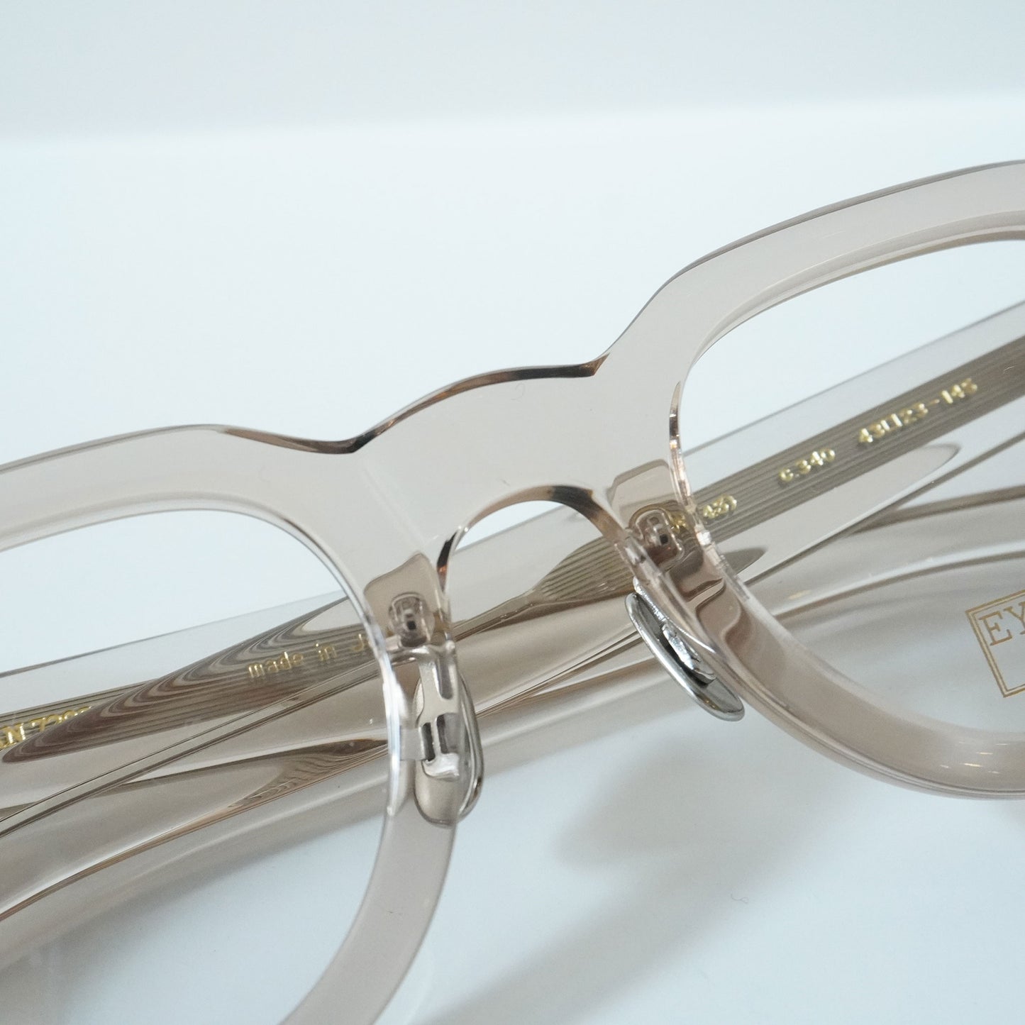 340 43 (340 - CLEAR LIGHT BROWN)