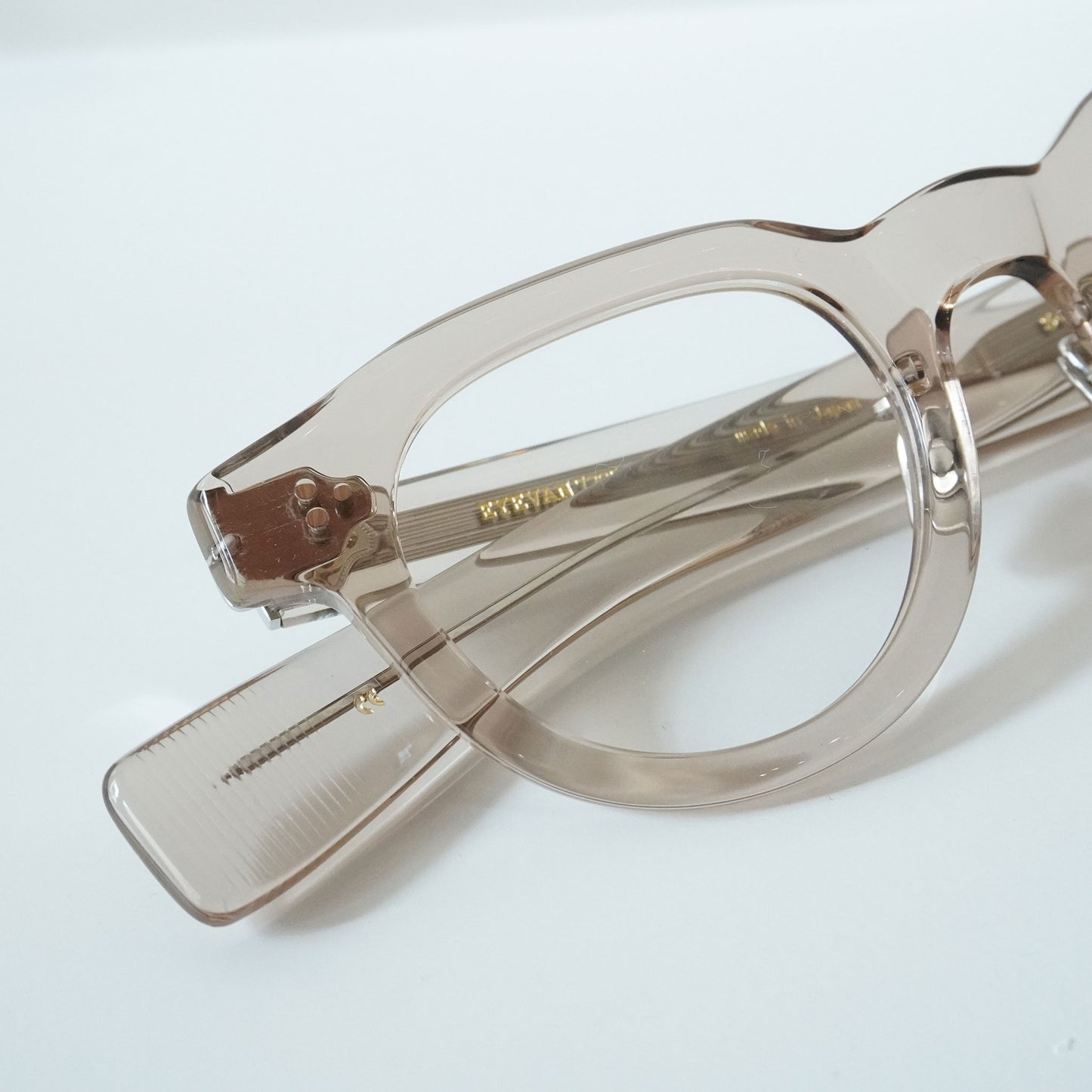 340 43 (340 - CLEAR LIGHT BROWN)