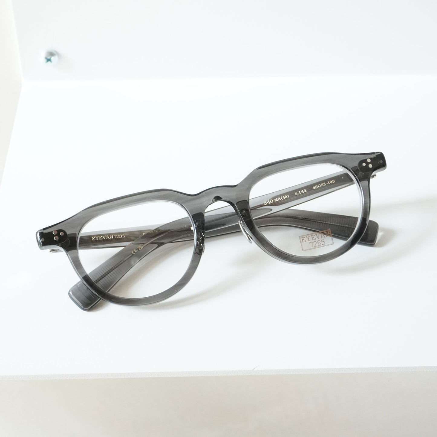 340MR 48 (144 - FLAT GREY SASA)