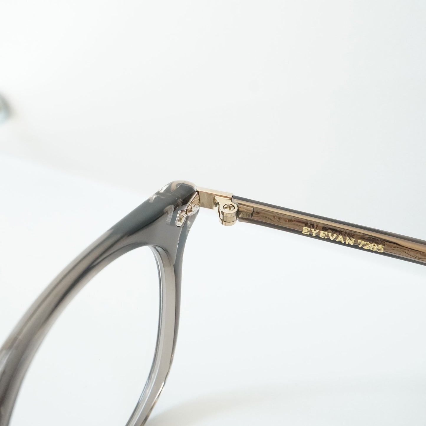 770 46 (347 - MOSS GRAY)