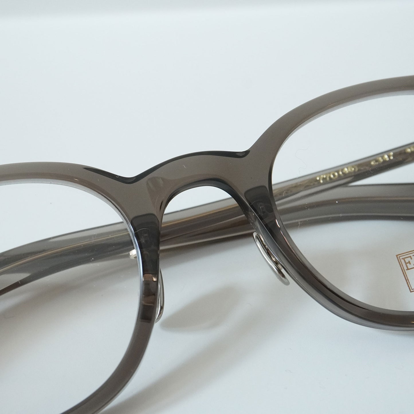 770 46 (347 - MOSS GRAY)