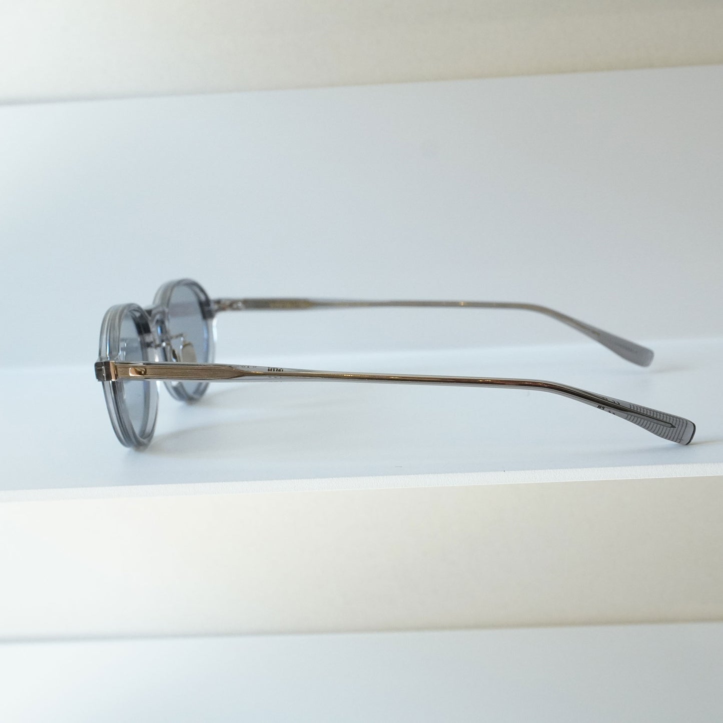 795 (124 - LIGHT CLEAR GRAY)
