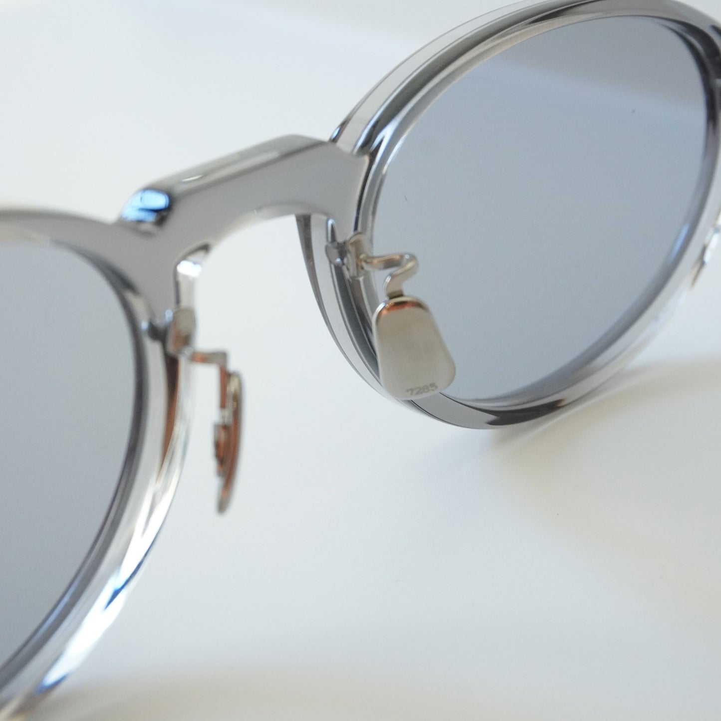 795 (124 - LIGHT CLEAR GRAY)