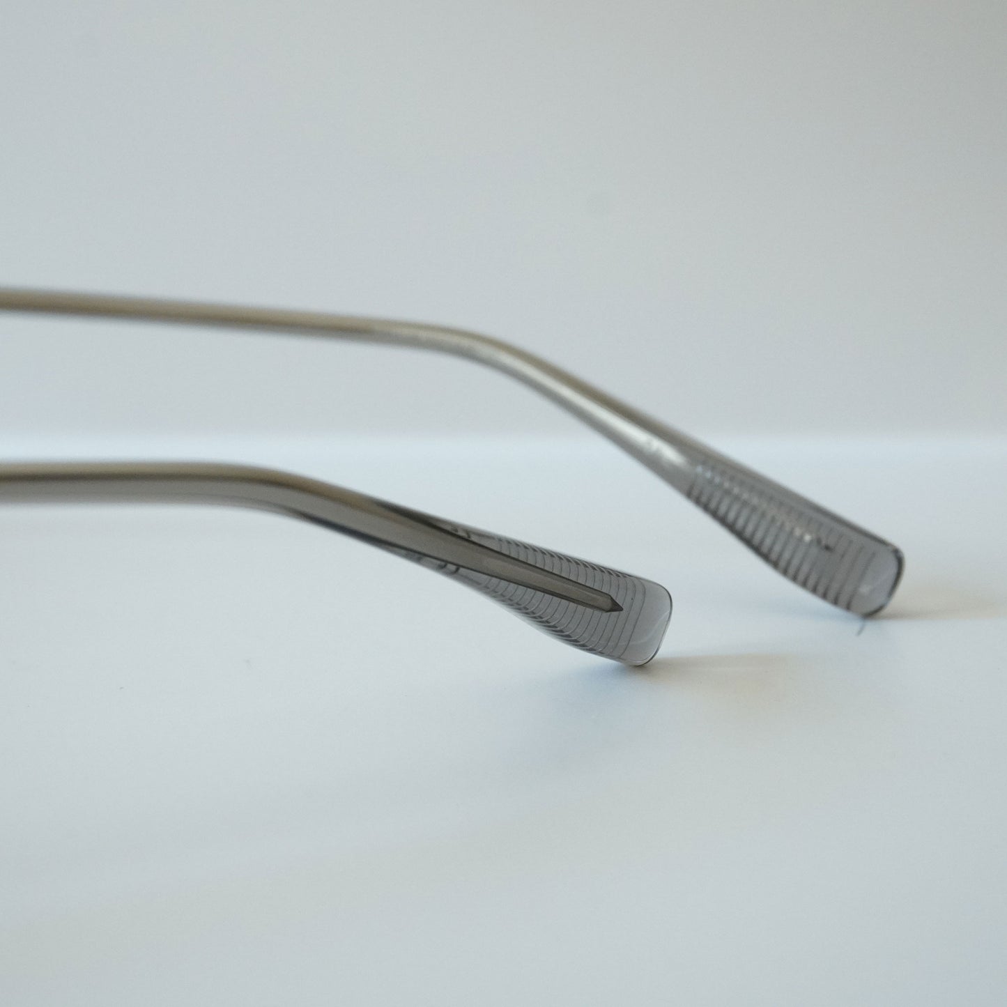 795 (124 - LIGHT CLEAR GRAY)