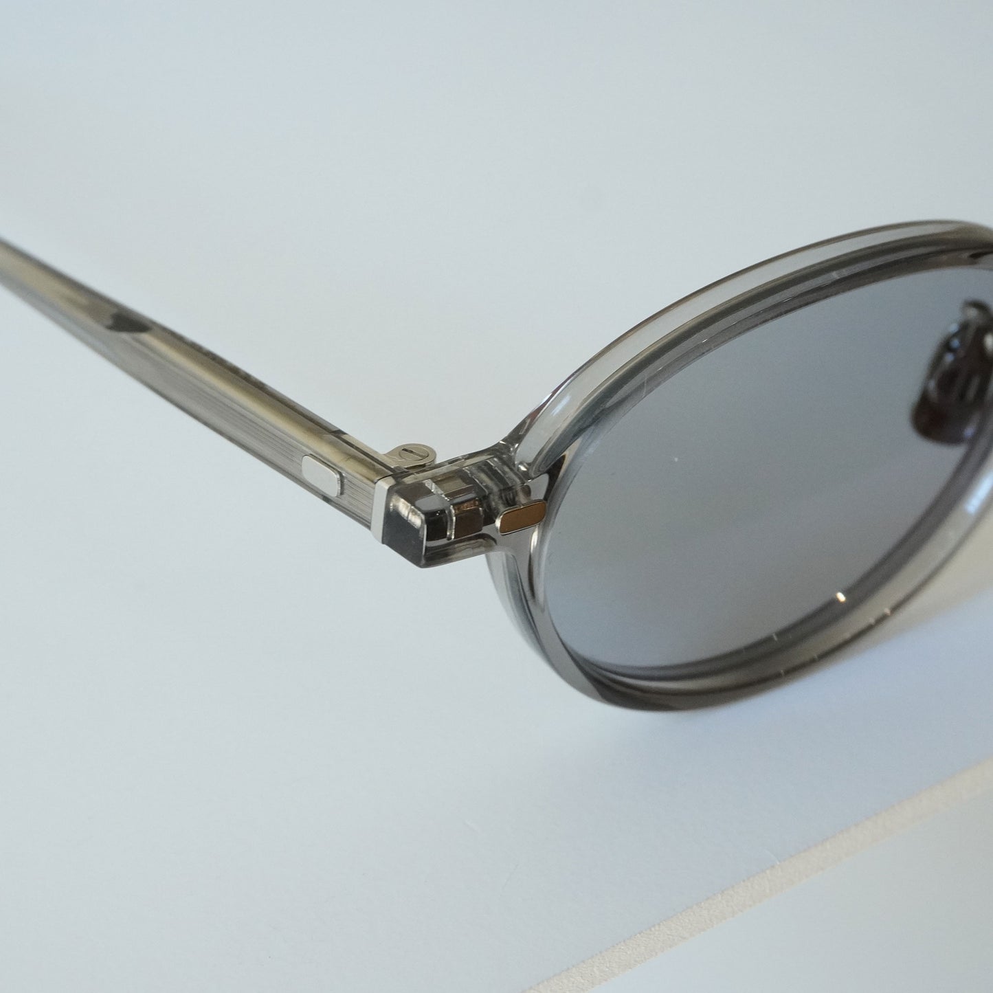 795 (124 - LIGHT CLEAR GRAY)