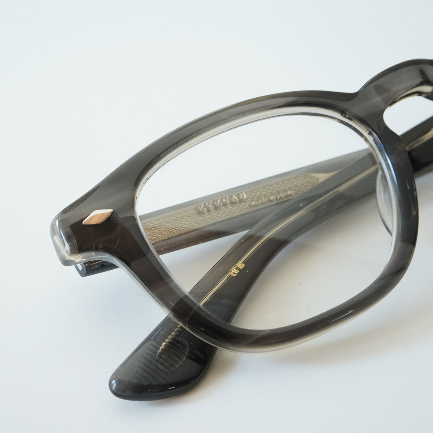 BYRON 47 (WNG)