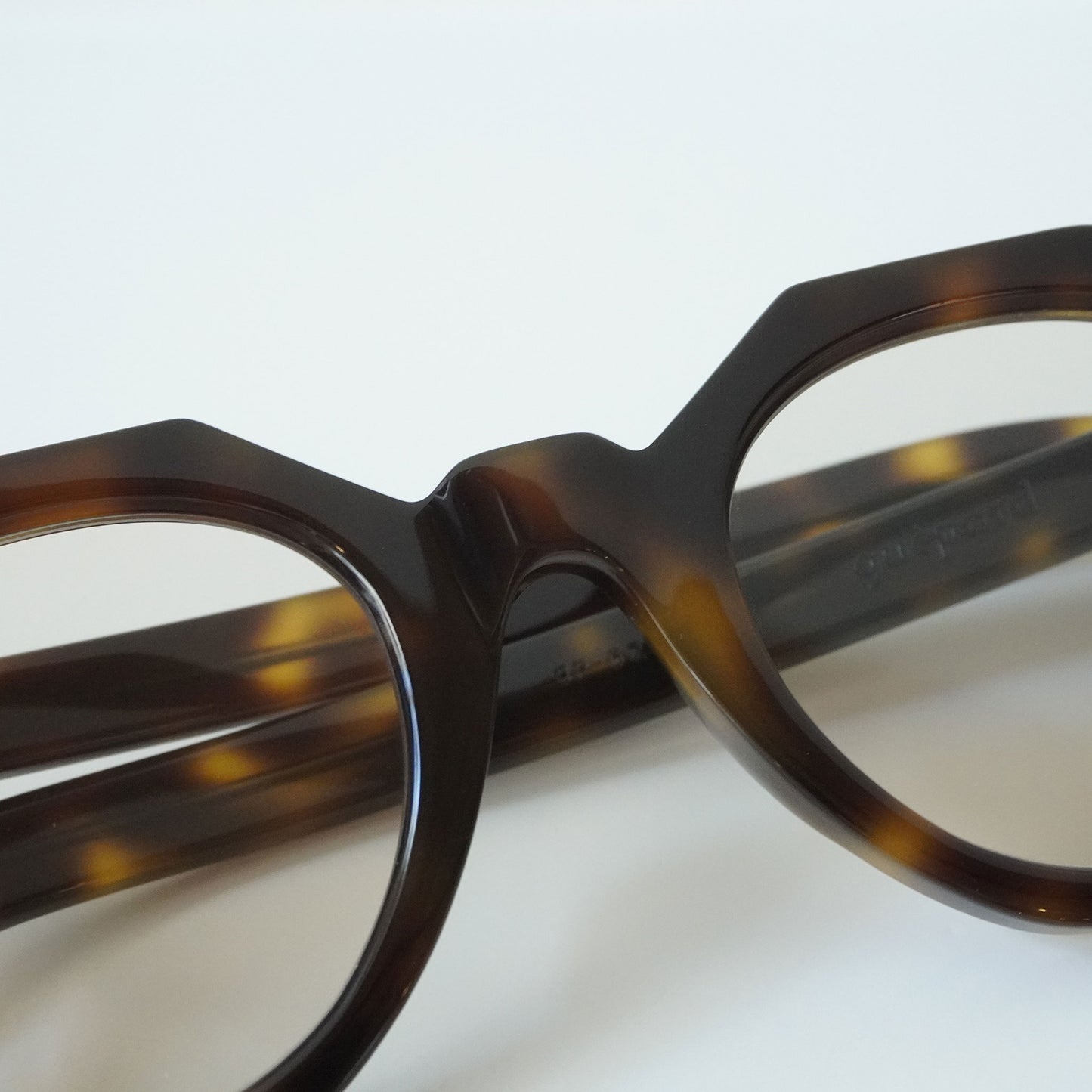 GP-02 (écaille jaune - Lens: BROWN)
