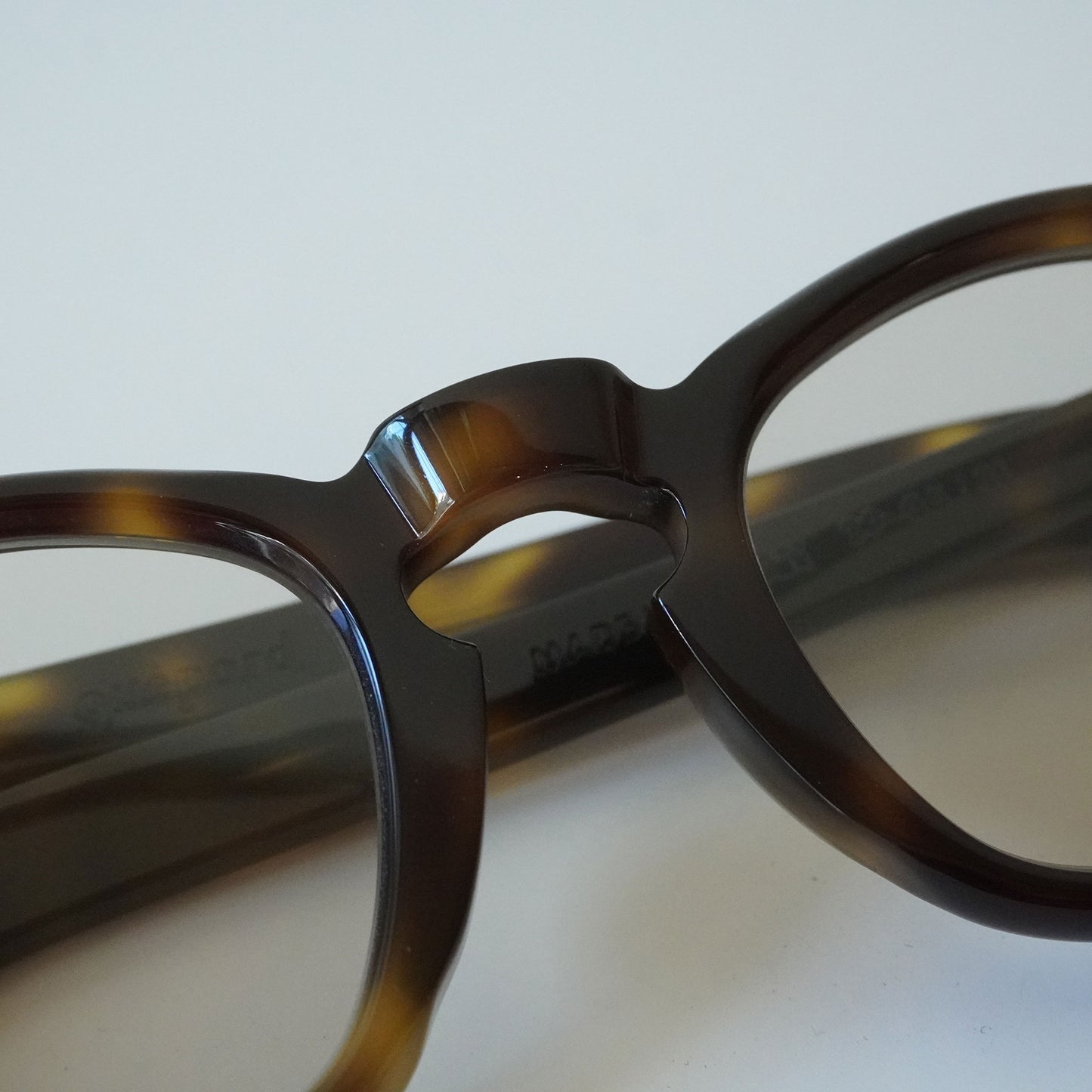 GP-05 (écaille jaune - Lens: BROWN)