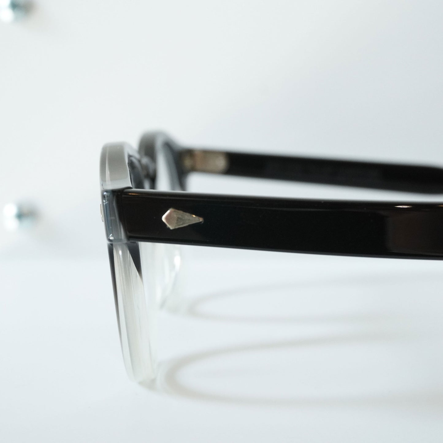 HAROLD 45 (Black Clear Fade)