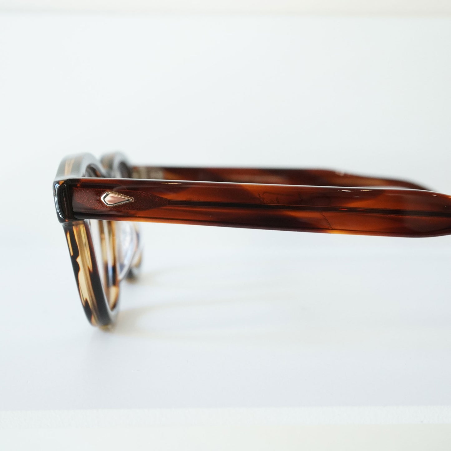 AR 46□22 (Demi Amber)