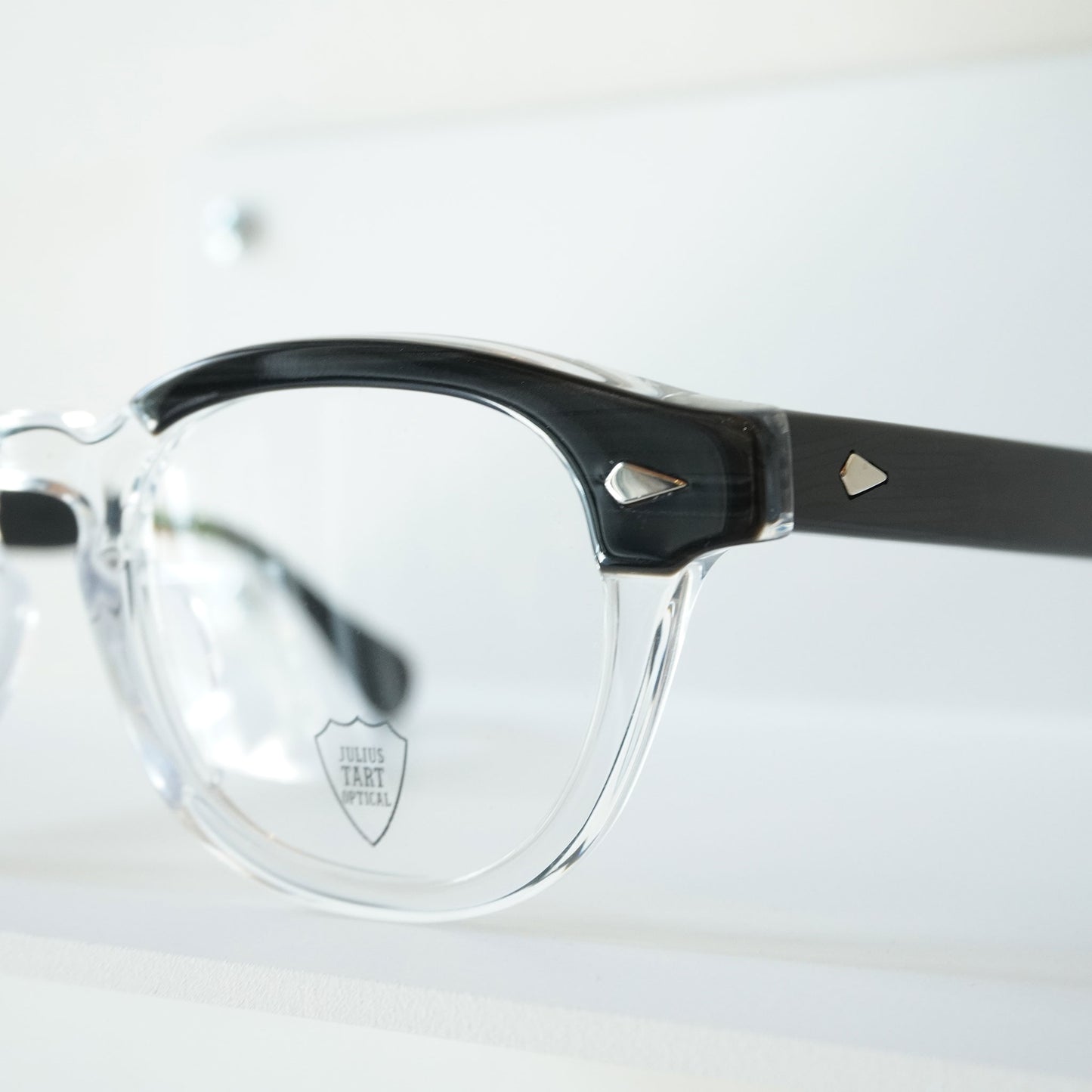 AR 46□24 (BLACK WOOD CLEAR)