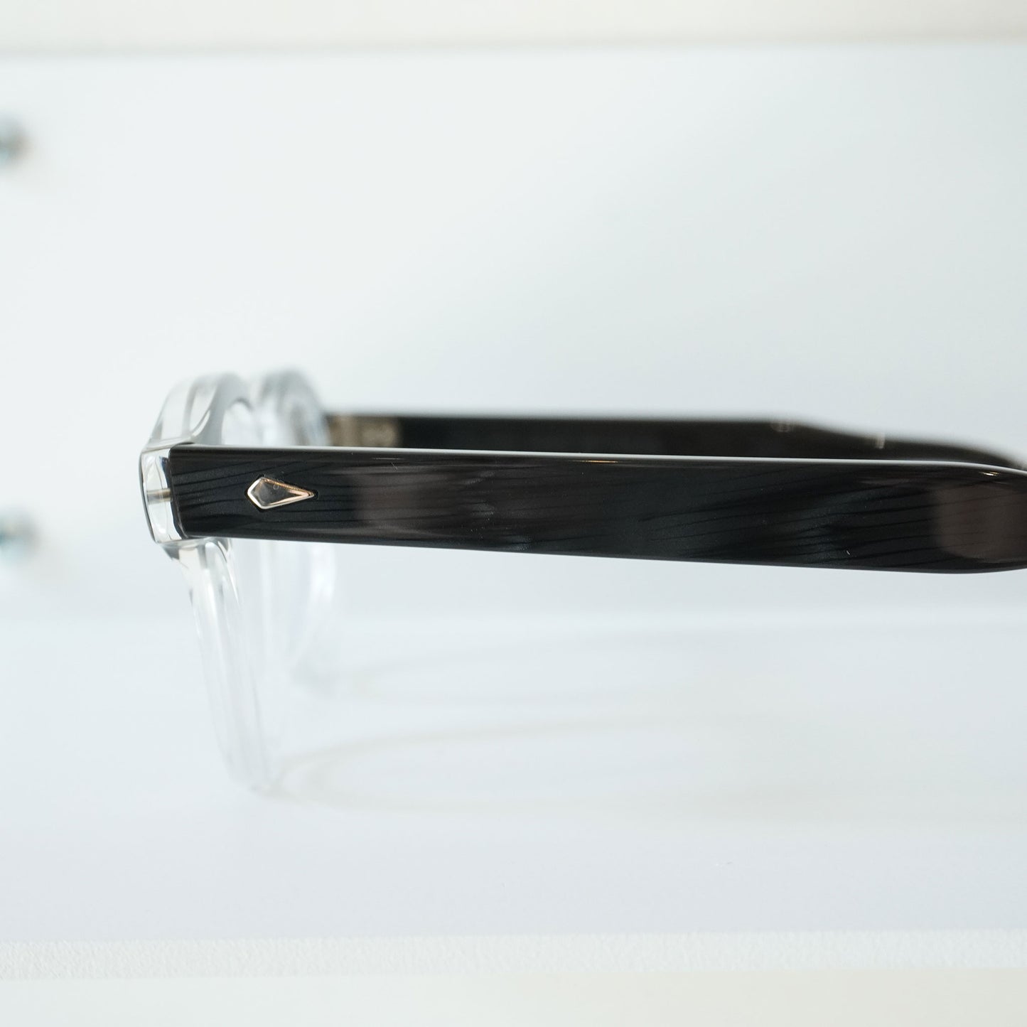 AR 46□24 (BLACK WOOD CLEAR)