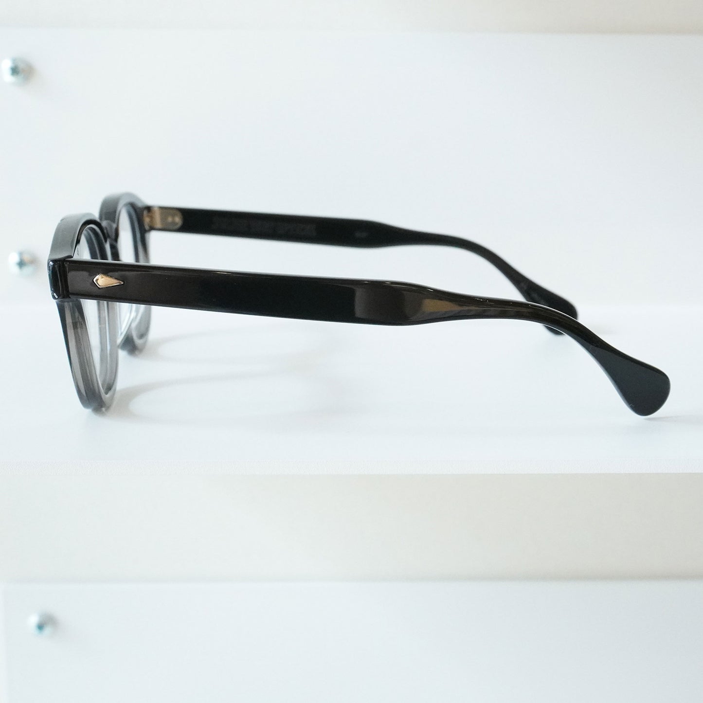 AR 48□22 (DARK BLACK FADE)