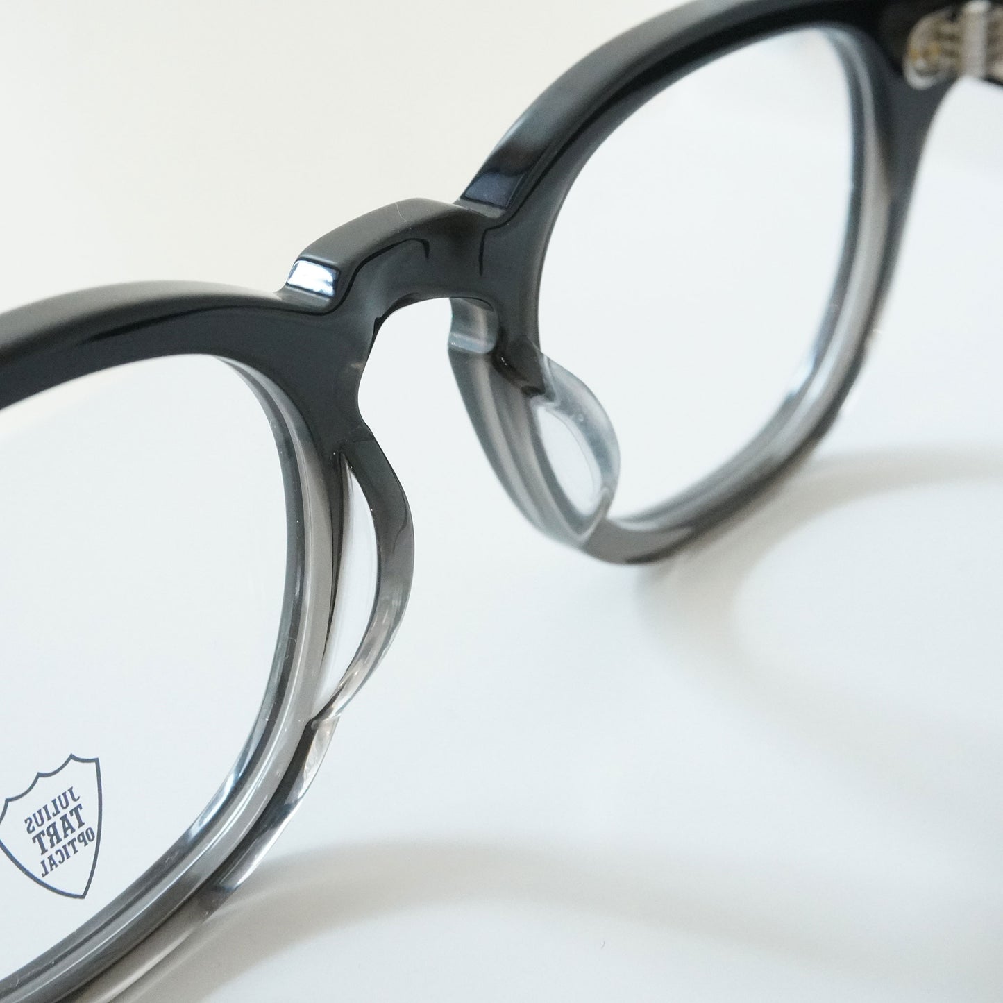 AR 48□22 (DARK BLACK FADE)