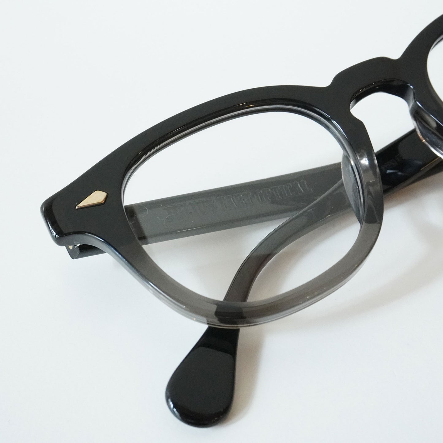 AR 48□22 (DARK BLACK FADE)