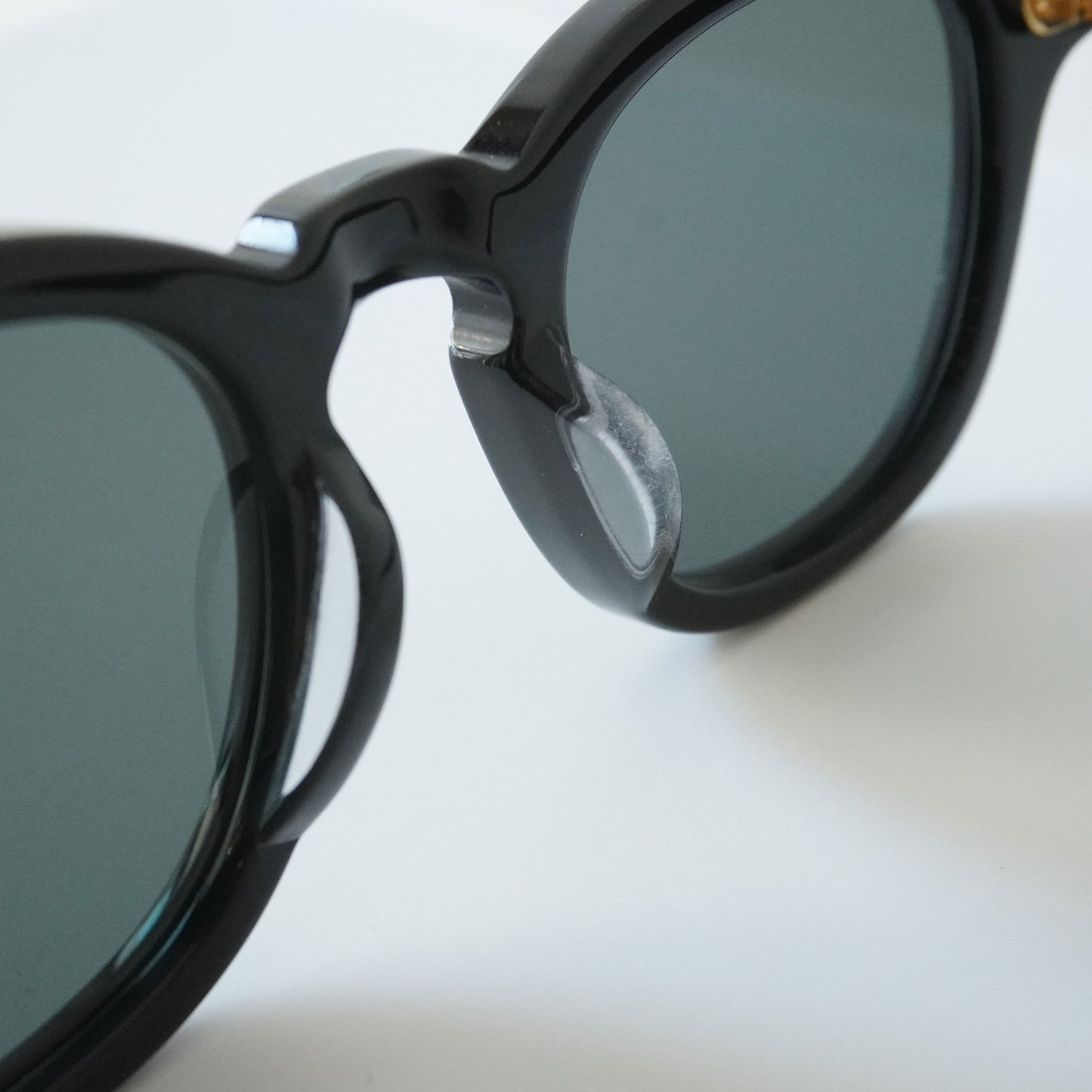 AR GOLD 44□22 (BLACK)