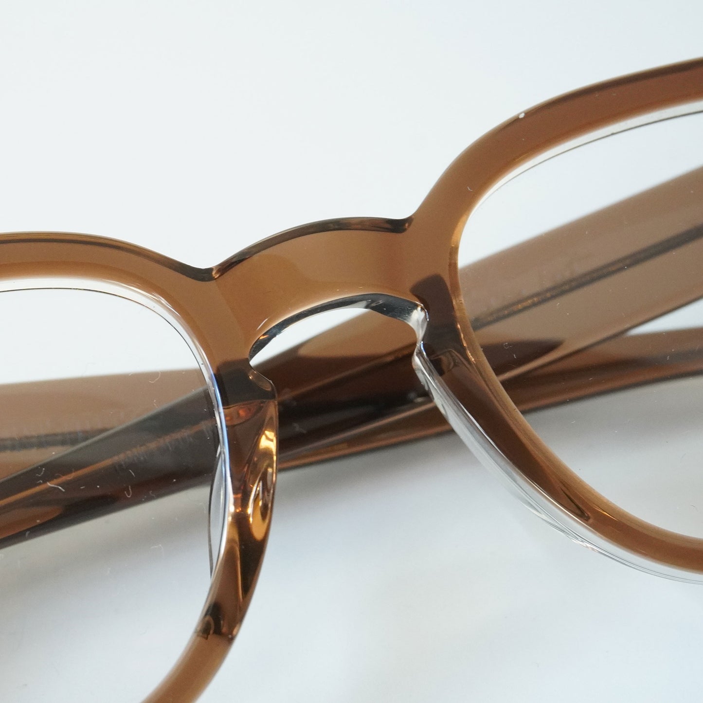 BRYAN 46 (BROWN CRYSTAL 2)