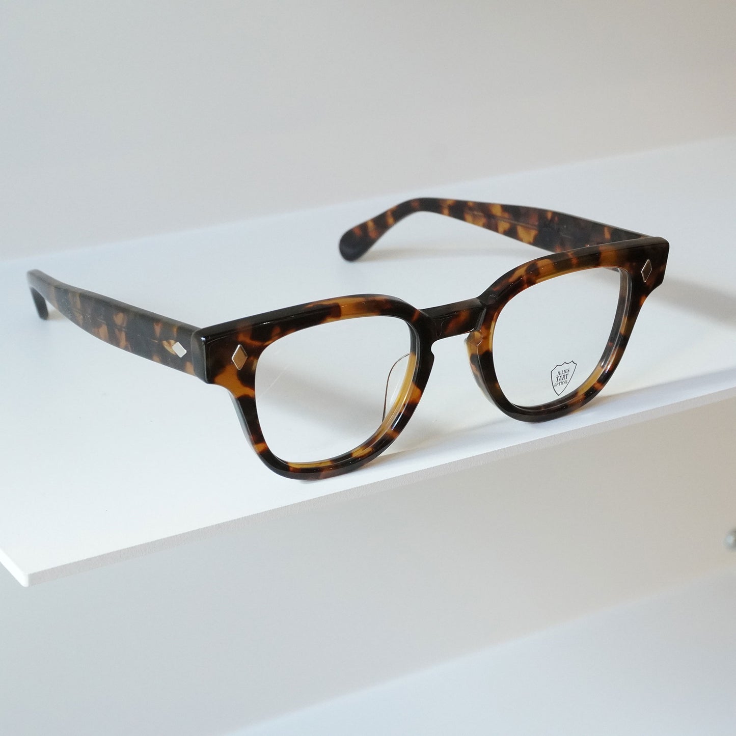 BRYAN 46 (TORTOISE)
