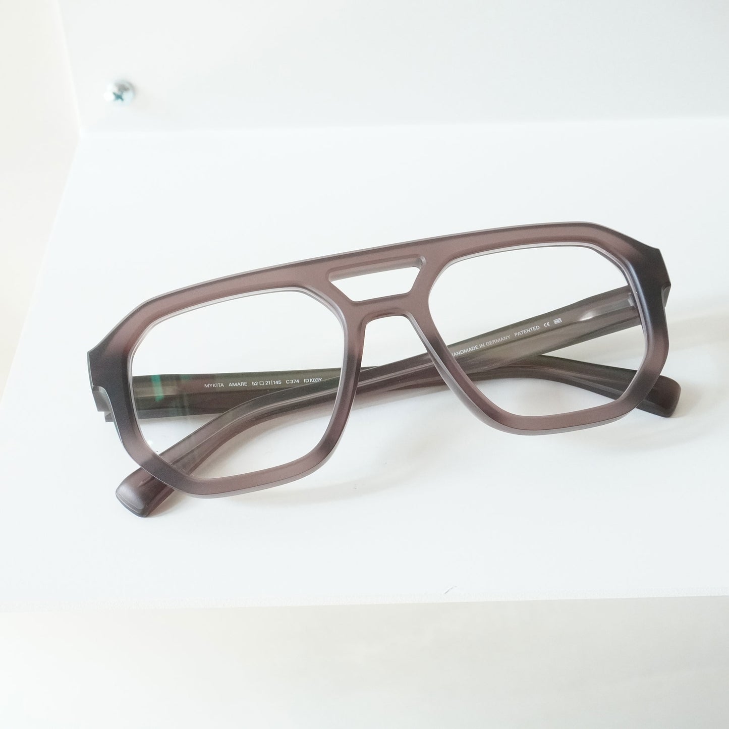 AMARE (CHILLED RAW MAROON/SHINY SILVER)