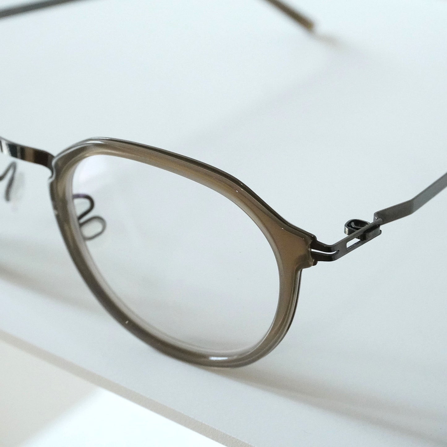 HALVAR (Shiny Graphite/Taupe)