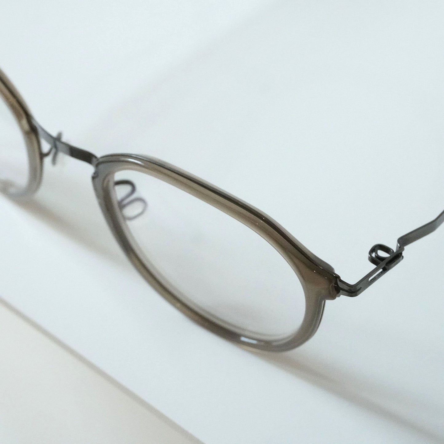 HALVAR (Shiny Graphite/Taupe)