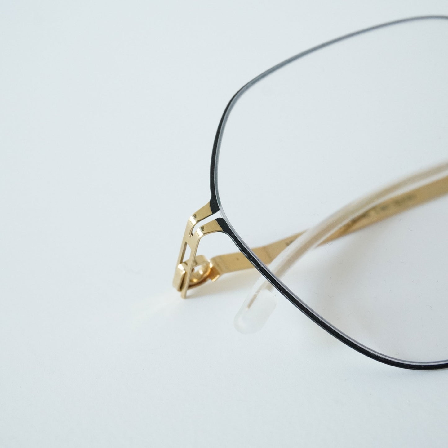 ISE (GOLD/JET BLACK)