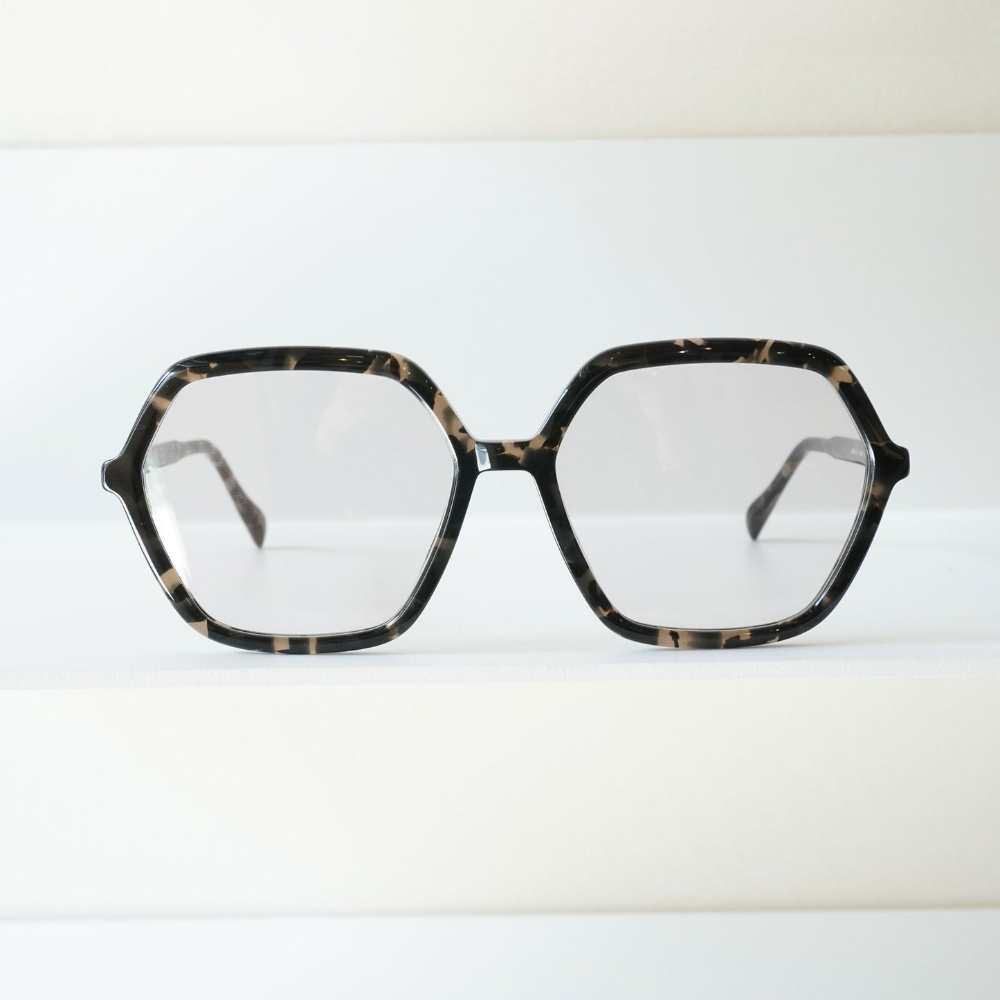 NEELA (Antigua/Black)