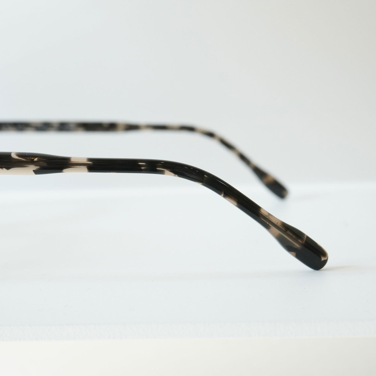 NEELA (Antigua/Black)