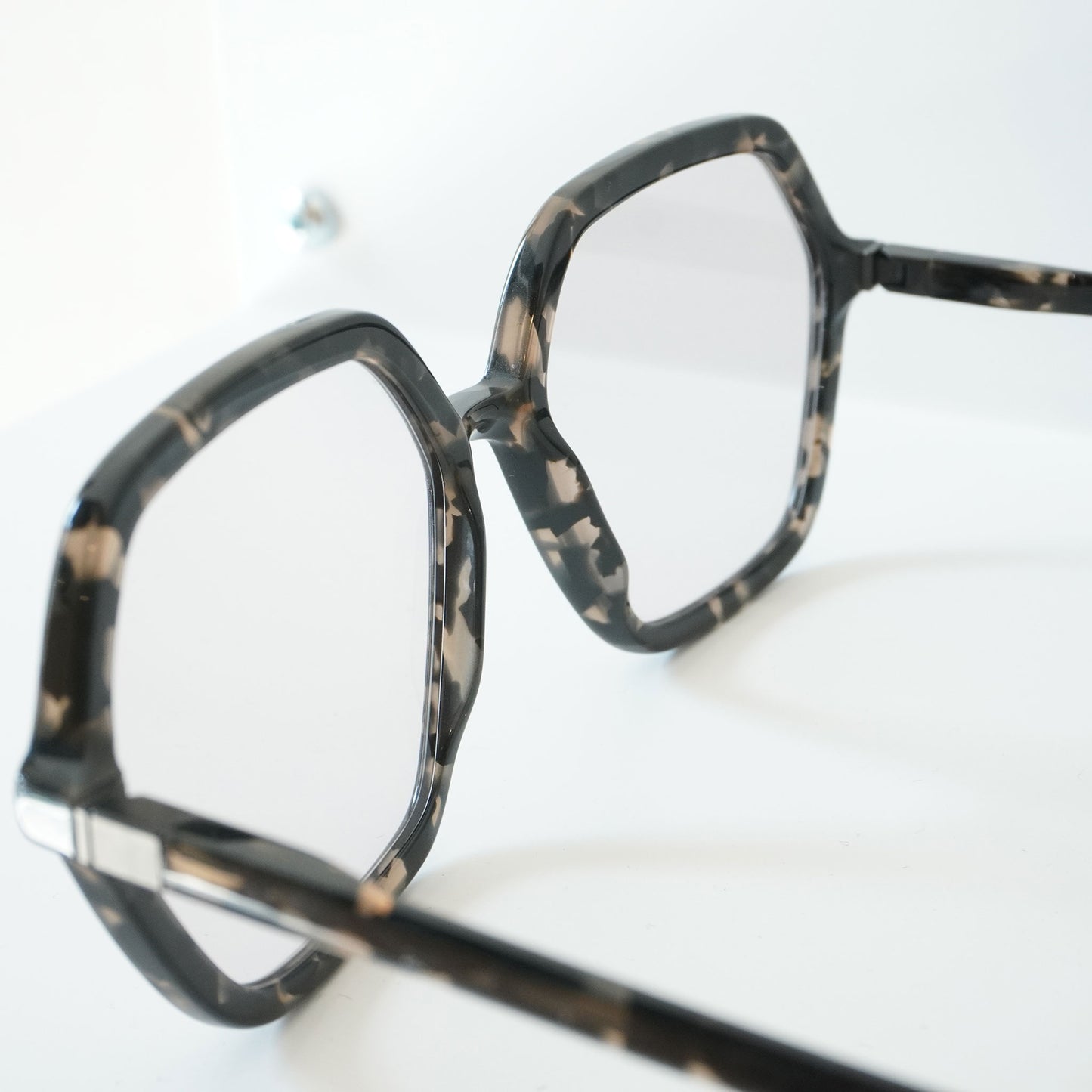 NEELA (Antigua/Black)