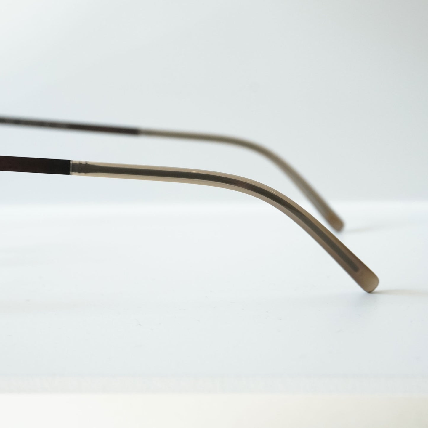 NUKKA (Taupe/Shiny Graphite)