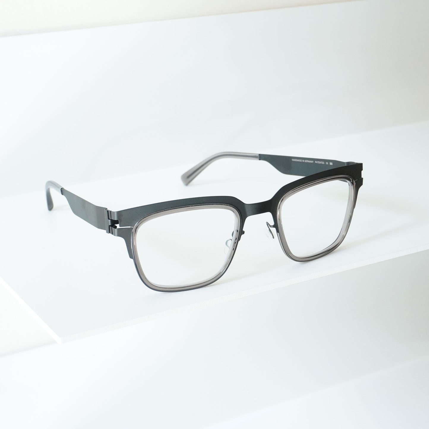 RAYMOND (Black/Clear Ash)