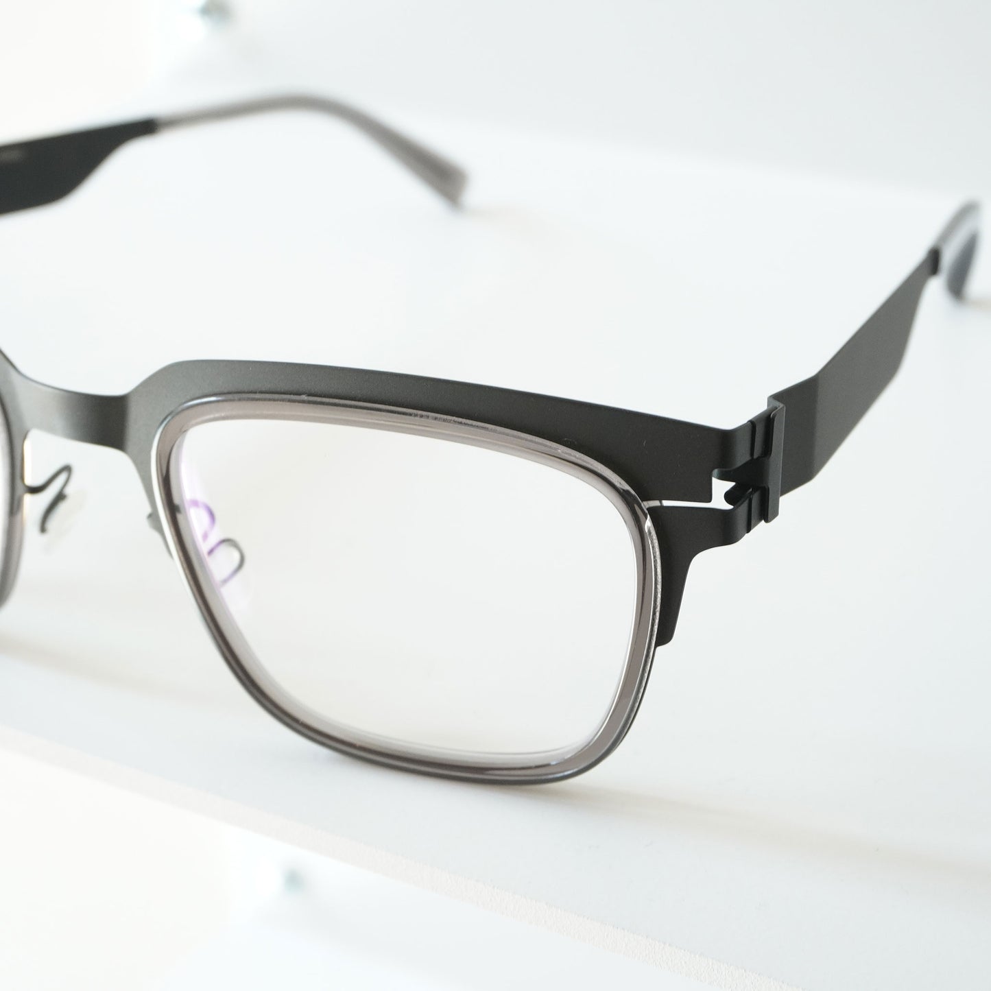 RAYMOND (Black/Clear Ash)