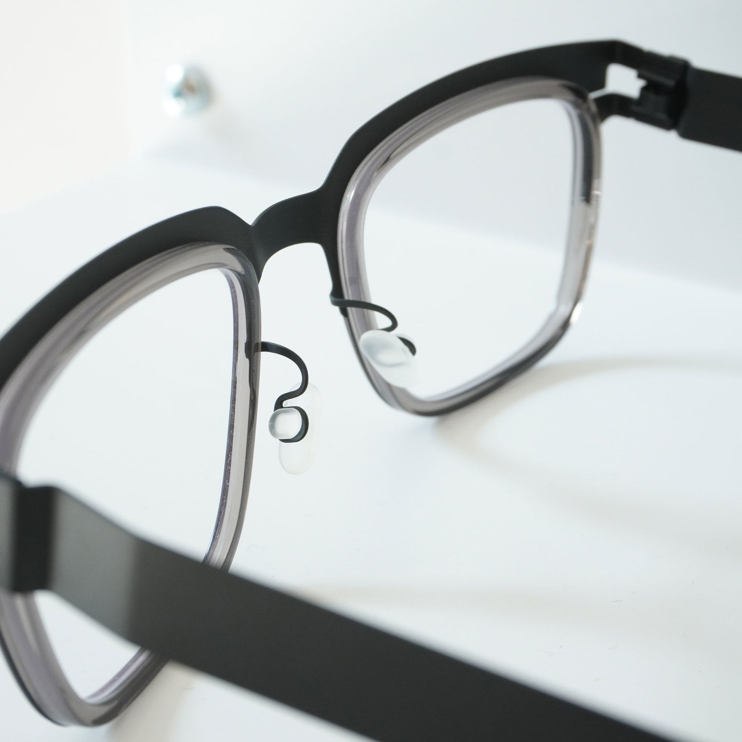 RAYMOND (Black/Clear Ash)