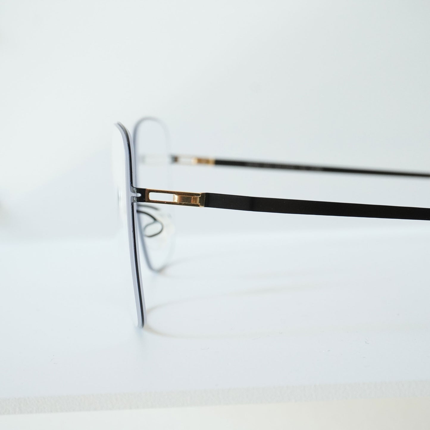 SILIA (Jet Black)