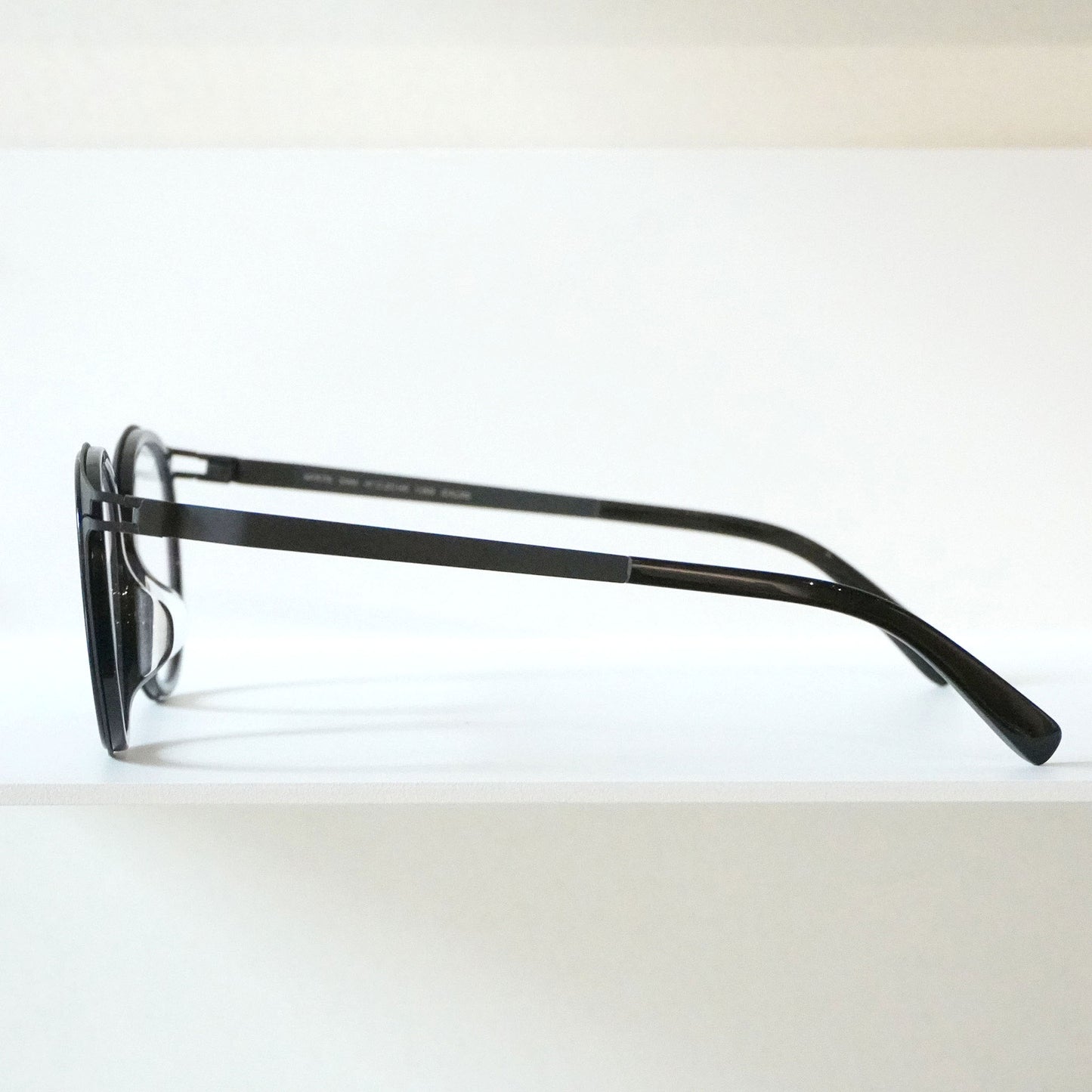 SIWA (Black/Black)