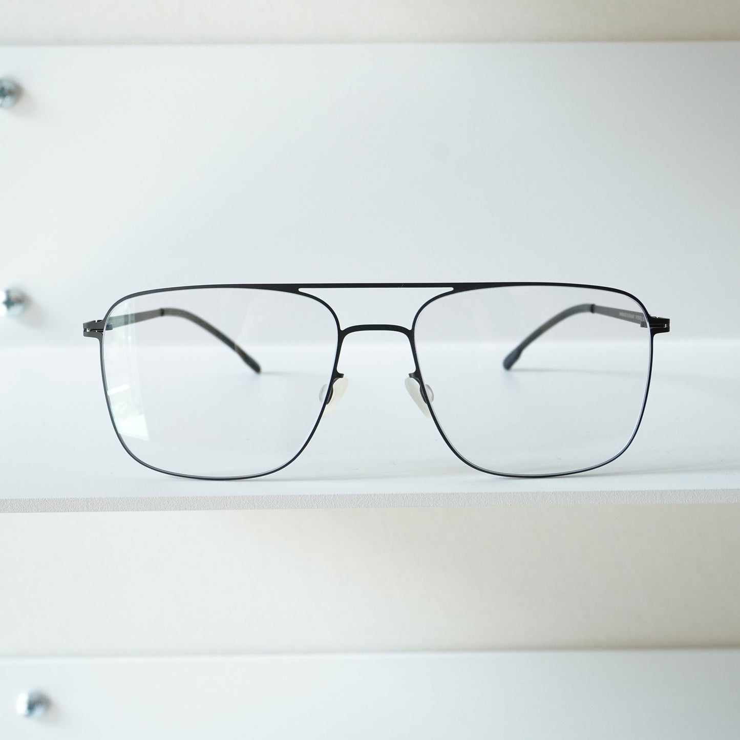 TOBI (Black)