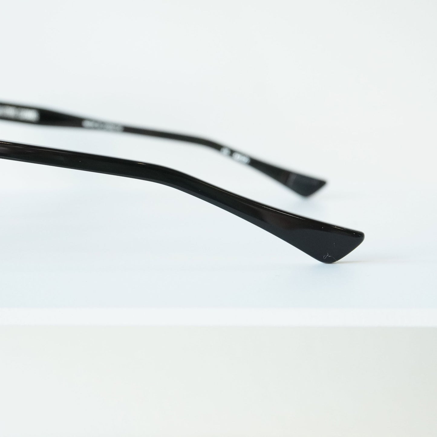 CARVER (Black)