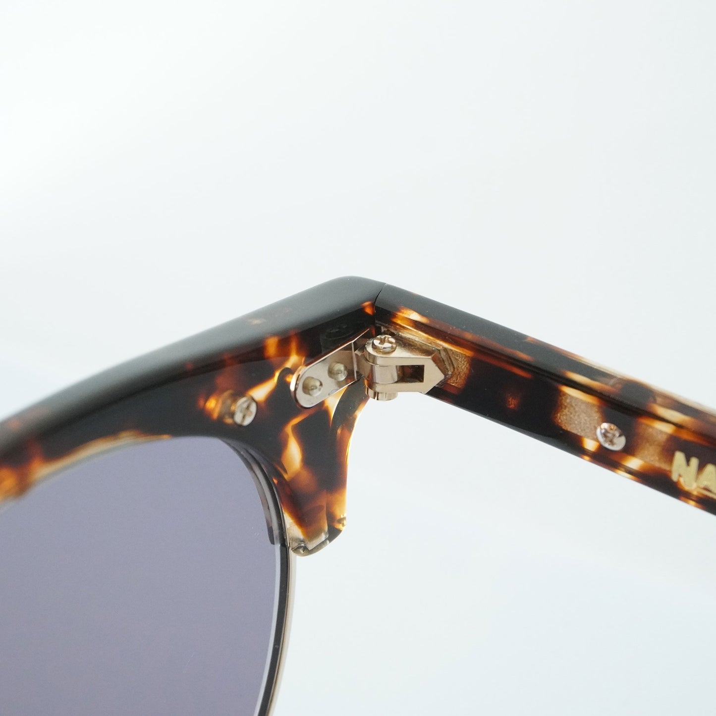 CLAYTON CMB (HONEY TORTOISE)