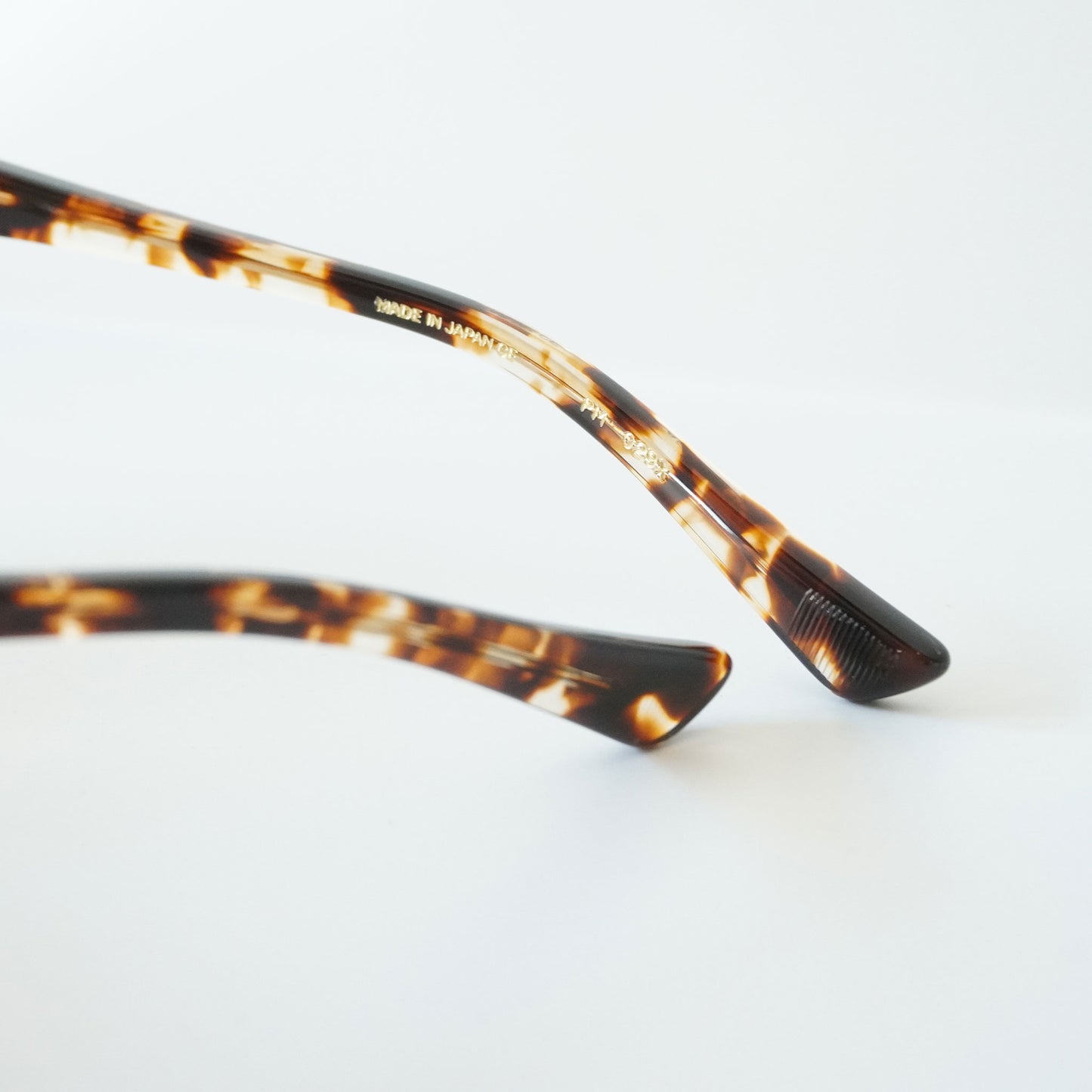 CLAYTON CMB (HONEY TORTOISE)