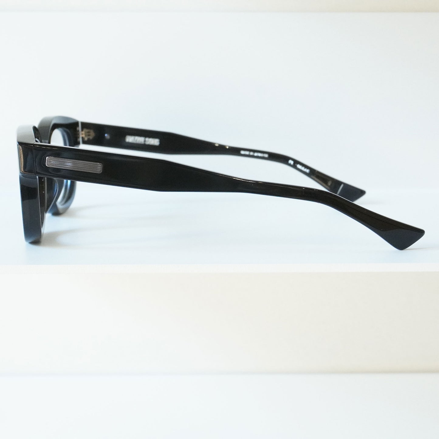 CONNOLLY (Black)
