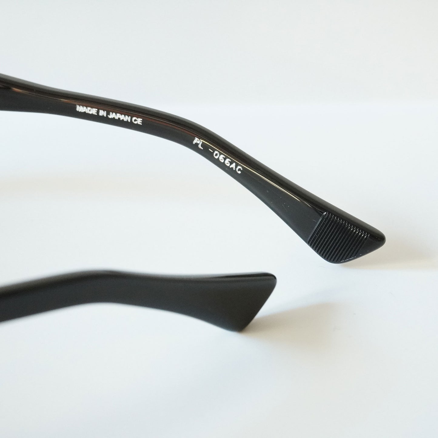 CONNOLLY (Black)