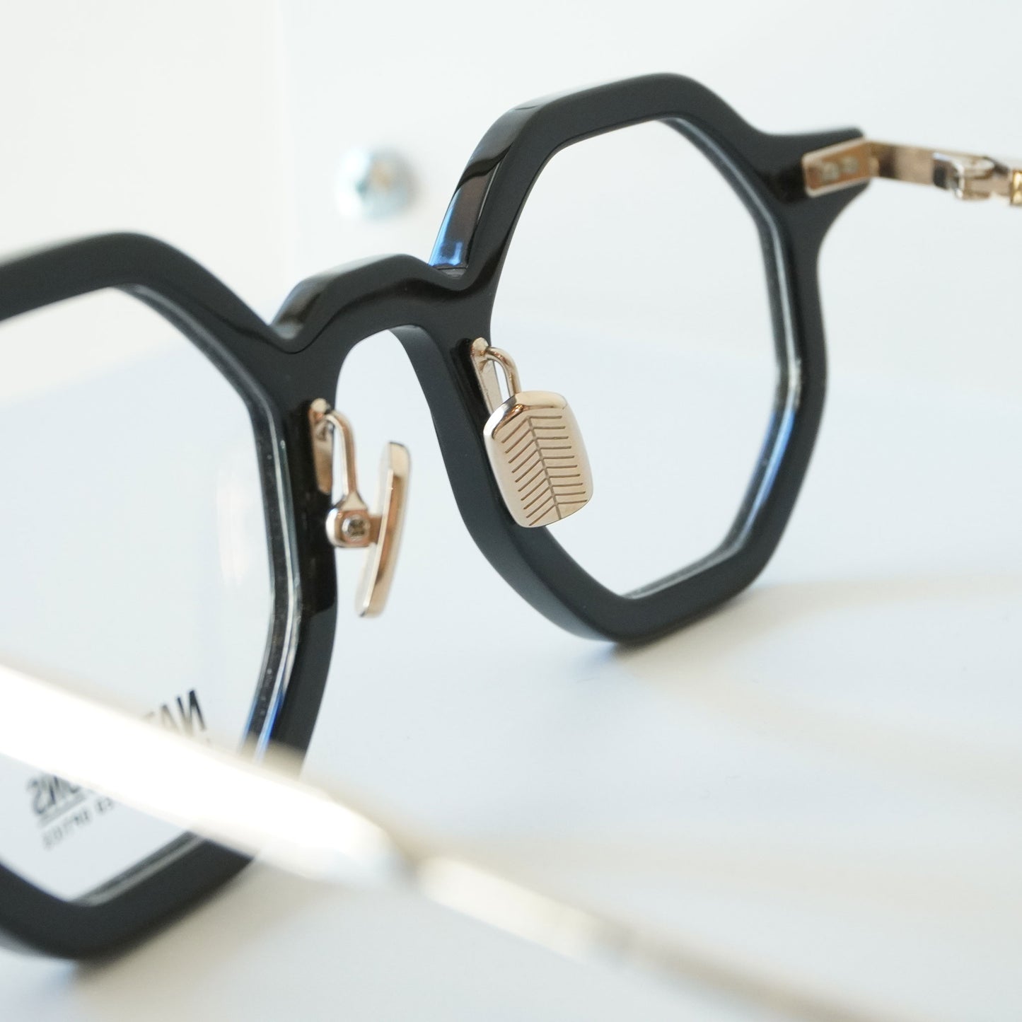 SPUTNIK (BLACK)