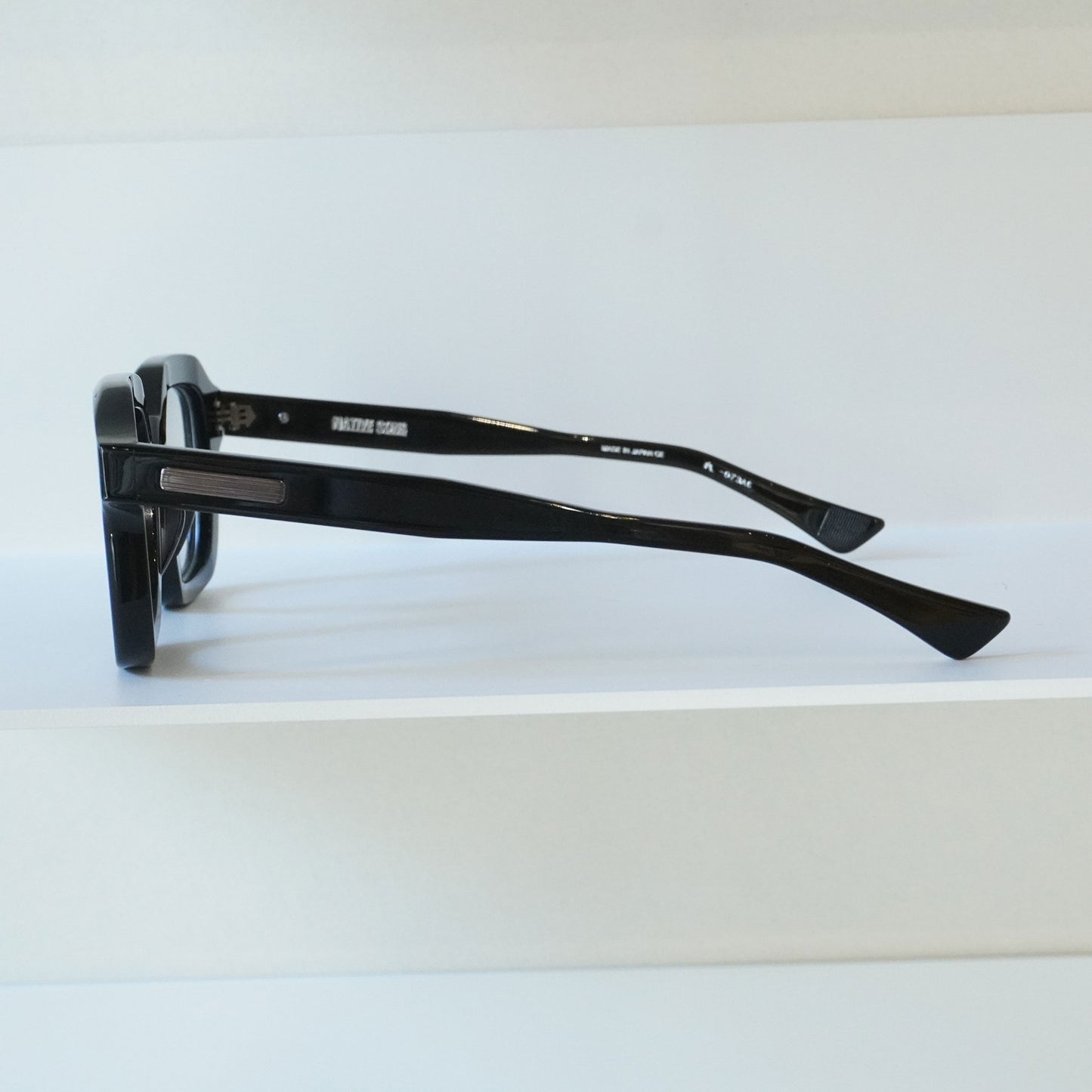 TRINITY (BLACK)
