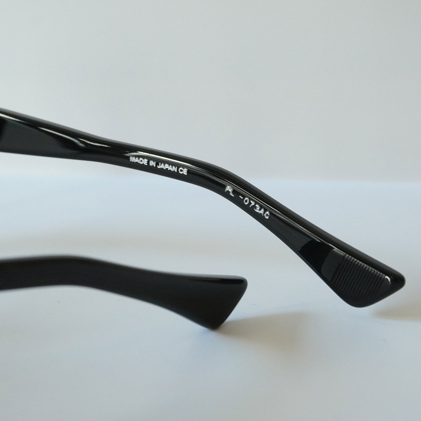 TRINITY (BLACK)