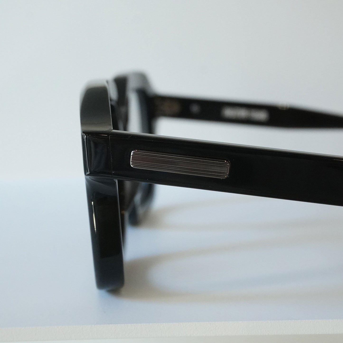 TRINITY (BLACK)