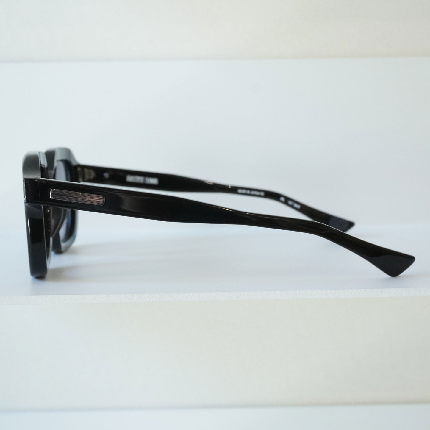 TRINITY SUN (BLACK)