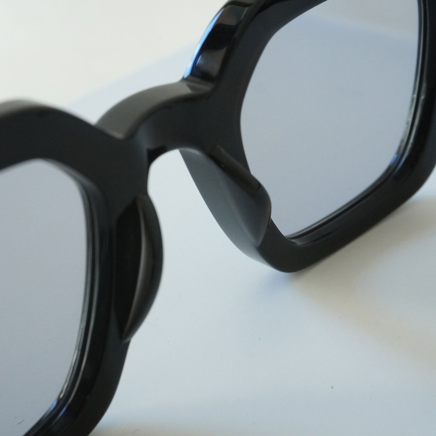 TRINITY SUN (BLACK)